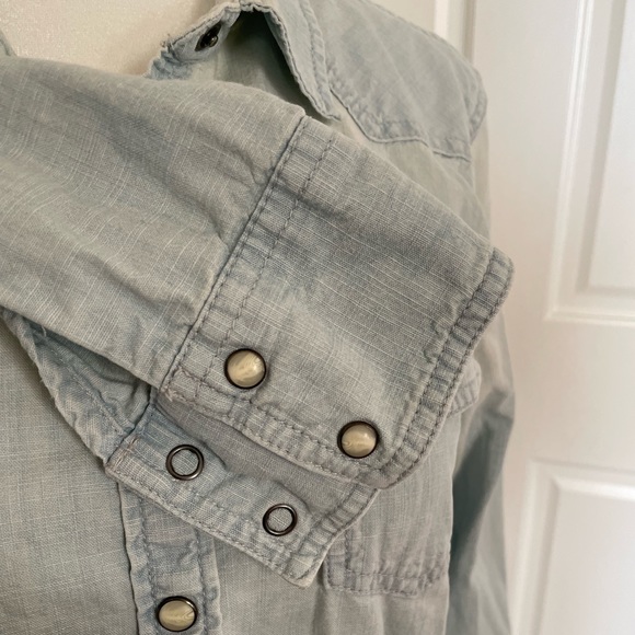 American Eagle Outfitters Western Distressed Light Blue Denim Coastal Boho Top - Picture 3 of 6